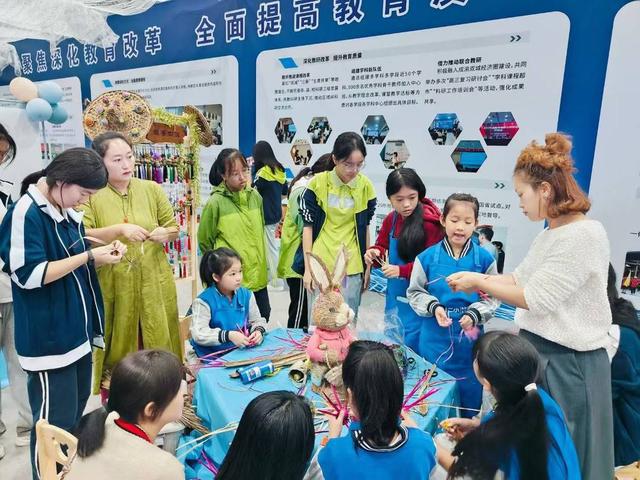 近3萬人現(xiàn)場觀展2024川渝毗鄰地區(qū)教育體育（遂寧）博覽會閉幕(圖2)